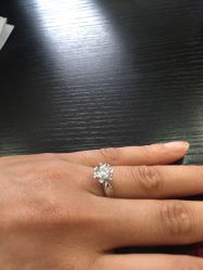 -威德钻石-克拉钻大本营(南京东路店)