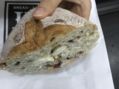 招牌三角芝士面包-Juicy Bakery(大学路店)