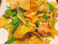 腊肉炒豆丝-肖记公安牛肉鱼杂馆·省级非物质文化遗产(三角路直营店)