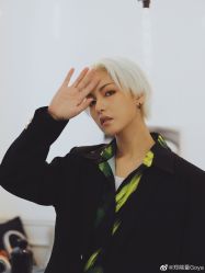 -变画·发型STUDIO