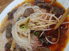 -胡成记口蘑龙眼包子(盐道街店)