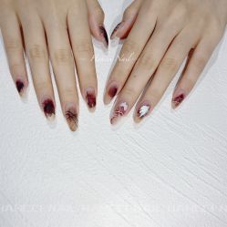 -花岐款式专研健康美甲沙龙