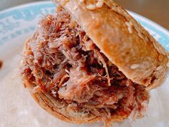 烧饼夹烧牛羊肉-老爆肚满五香烧牛羊肉