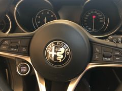 -上海保利玛莎拉蒂和阿尔法罗密欧(华翔路店)