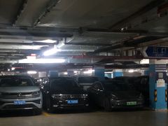 -龙美术馆西岸馆-停车场