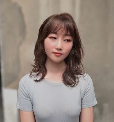 中发-诗悦发型SALON·圣罗兰店