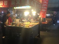 -洪河半边街夜市