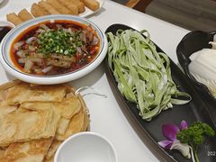 -土连锅·现熬养生汤锅(梁家巷店)