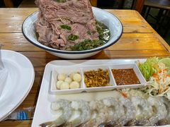 -席娜卡琳火车铁道夜市