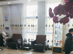 -茂菊口腔连锁(浦东南路店)