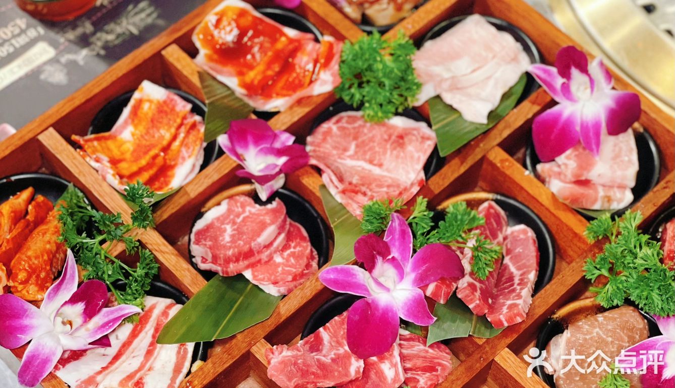 十六宫格烤肉吃到爽！王妃家也太懂我了吧！