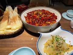 -有红鸡毛店·川菜(建设路店)