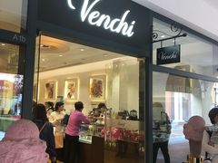 门面-VENCHI 闻绮(上海佛罗伦萨小镇店)