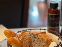 餐前包-Wolfgang’s Steakhouse 沃夫冈牛排馆(上海白玉兰广场店)