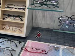 -回瑞眼镜·蔡司·依视路官方授权店(广益路万达店)
