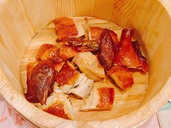 胡桃里烤鸡-繁花里音乐餐厅(新天地店)
