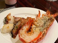 -广州万富希尔顿酒店·感趣自助餐厅·金秋蟹宴生蚝海鲜刺身