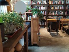 -房角石咖啡与书(吉大南校店)