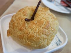 漏奶菠萝包-新世界餐厅(万达店)
