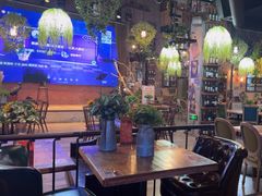 -临界音乐酒馆·小龙虾·江湖菜(华熙LIVE·鱼洞店)