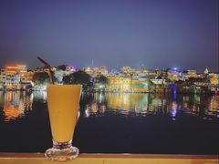 -Lake Shore Hotel & Restaurant