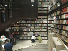 -钟书阁(群光广场店)