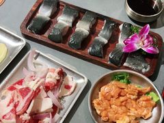 -围炉肉舍丹东海鲜烤肉·烤活鳗(步行街店)
