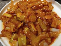 葱烧蹄筋-闫府私房菜·百年鲁菜(恒隆店)