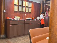 -阿瓦山寨·湘菜现炒·剁椒鱼头王(咸阳总店)