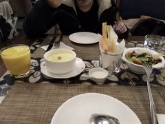 -静香HOUSE·全时段融合餐厅(七星欢乐颂店)