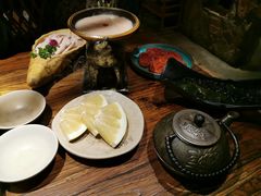 -老牌坊云南鱼豆花火锅(嵩山店)
