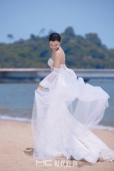 -现代经典婚纱摄影