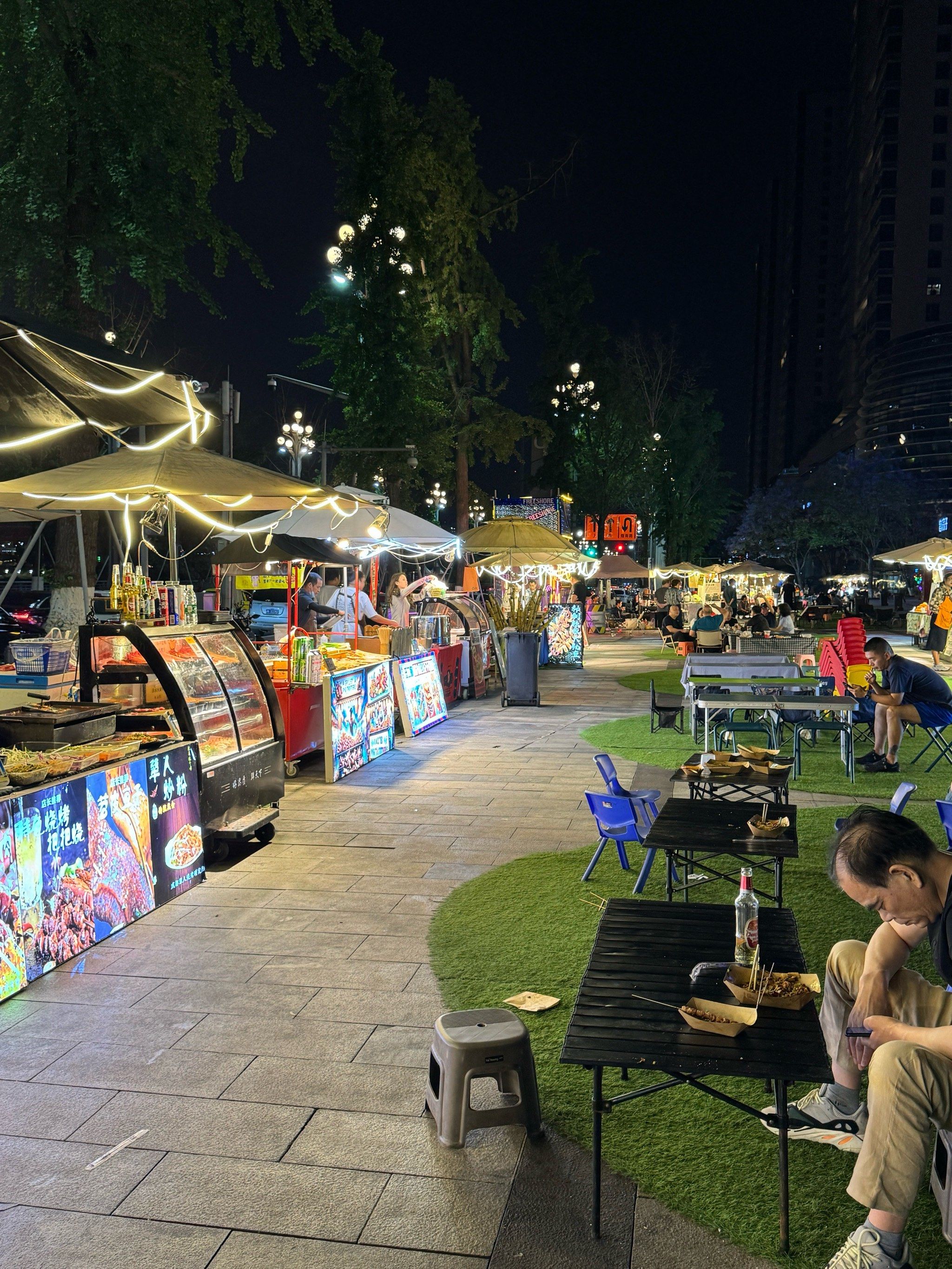 南滨路的夜市已经next level了