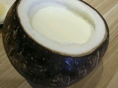 -志龙皇冠吃货椰子铺