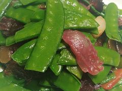 荷兰豆炒腊味-紫金客家菜·石锅猪肚鸡(十年店)