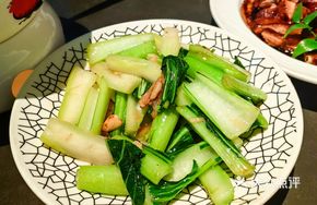 Pork Lard Crumbs Stir-fried with Lianzhou Late Bok Choy