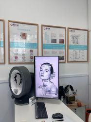 -靓芙泉专研痘痘肌