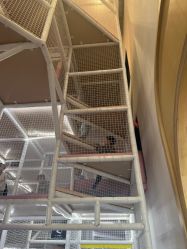 -奈尔宝·儿童乐园·亲子餐厅(华采天地店)