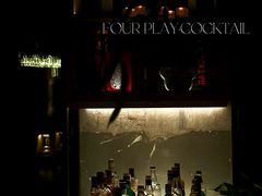 -FOUR PLAY BAR