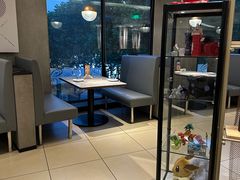 -必胜客(阿诗玛店)