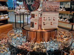 -Laderach 莱德拉(上海环贸iapm店)