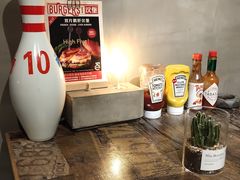 -HIGH FIVE哈福手工汉堡(桂林路店)