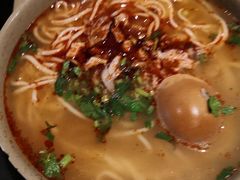 -亮亮面馆(经六路店)