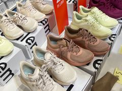 -lululemon(比斯特购物村店)