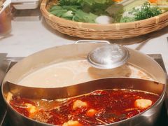 -尚尚仙·酸汤猪手·猪肚鸡火锅(华联万柳购物中心店)