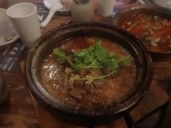 沸腾牛肉-胡桃里音乐餐厅(陶溪川店)(川湘赣菜·世界百大酒庄直供红酒·音乐表演)