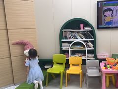 -瑞尔齿科(南京东路名人诊所)