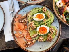 牛油果煮蛋吐司-RAC BAR(安福路店)