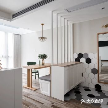 整个空间给人感觉非常的开阔的感觉