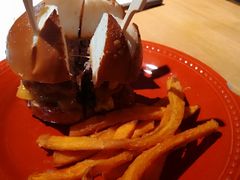 27&nbsp;牛肉汉堡-HELLO 27 意面·沙拉·帕尼尼